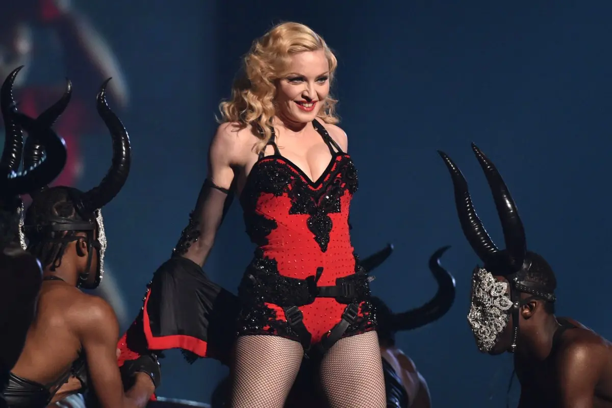 Madonna mengaku sebagai fans Benfica. (heardcountyrecreationdepartment.com)