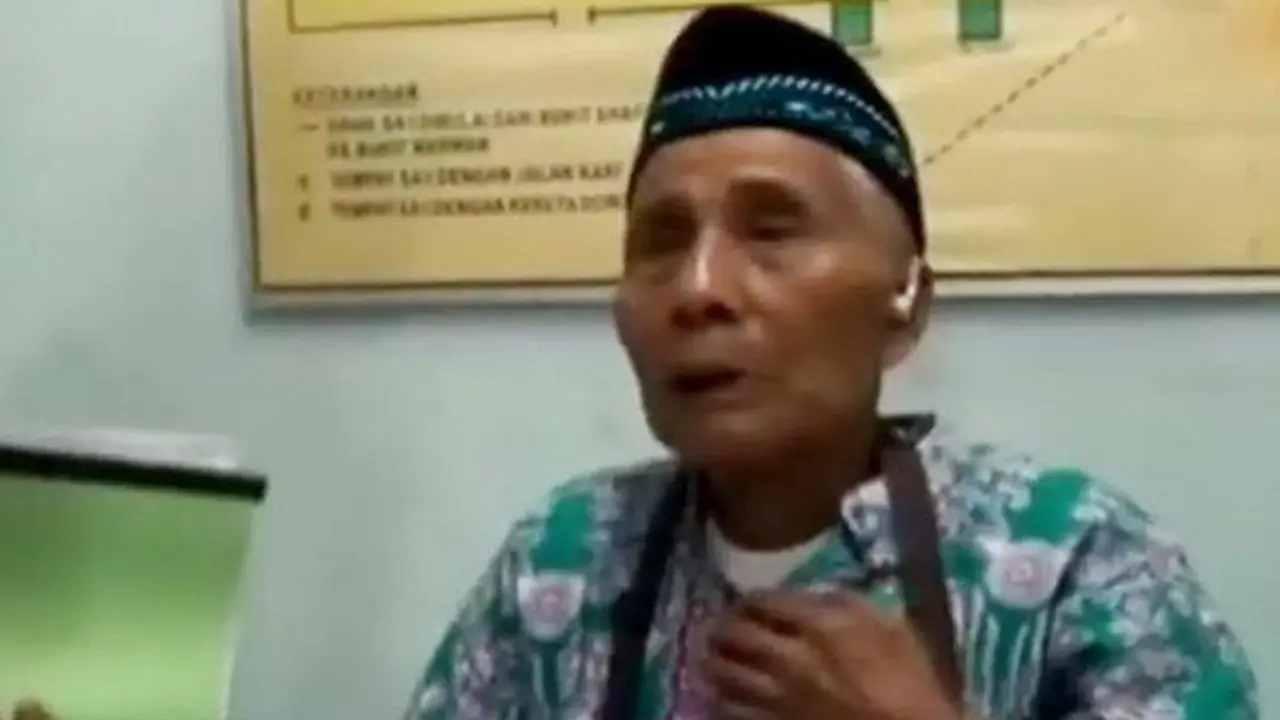 Kakek Tunanetra Menunaikan Ibadah Haji