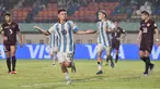 Pemain tengah timnas Argentina U-17, Claudio Echeverri (kedua kiri) merayakan golnya ke gawang Venezuela pada laga 16 besar Piala Dunia U-17 2023 di di Stadion Si Jalak Harupat, Bandung, Jawa Barat, Selasa (21/11/2023). (Doc LOC WCU17/SBN)