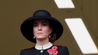 Kate Middleton, Duchess of Cambridge, menghadiri upacara Remembrance Service pada Minggu, 14 November 2021, di Cenotaph, Whitehall, pusat London. (dok. TOBY MELVILLE / POOL / AFP)