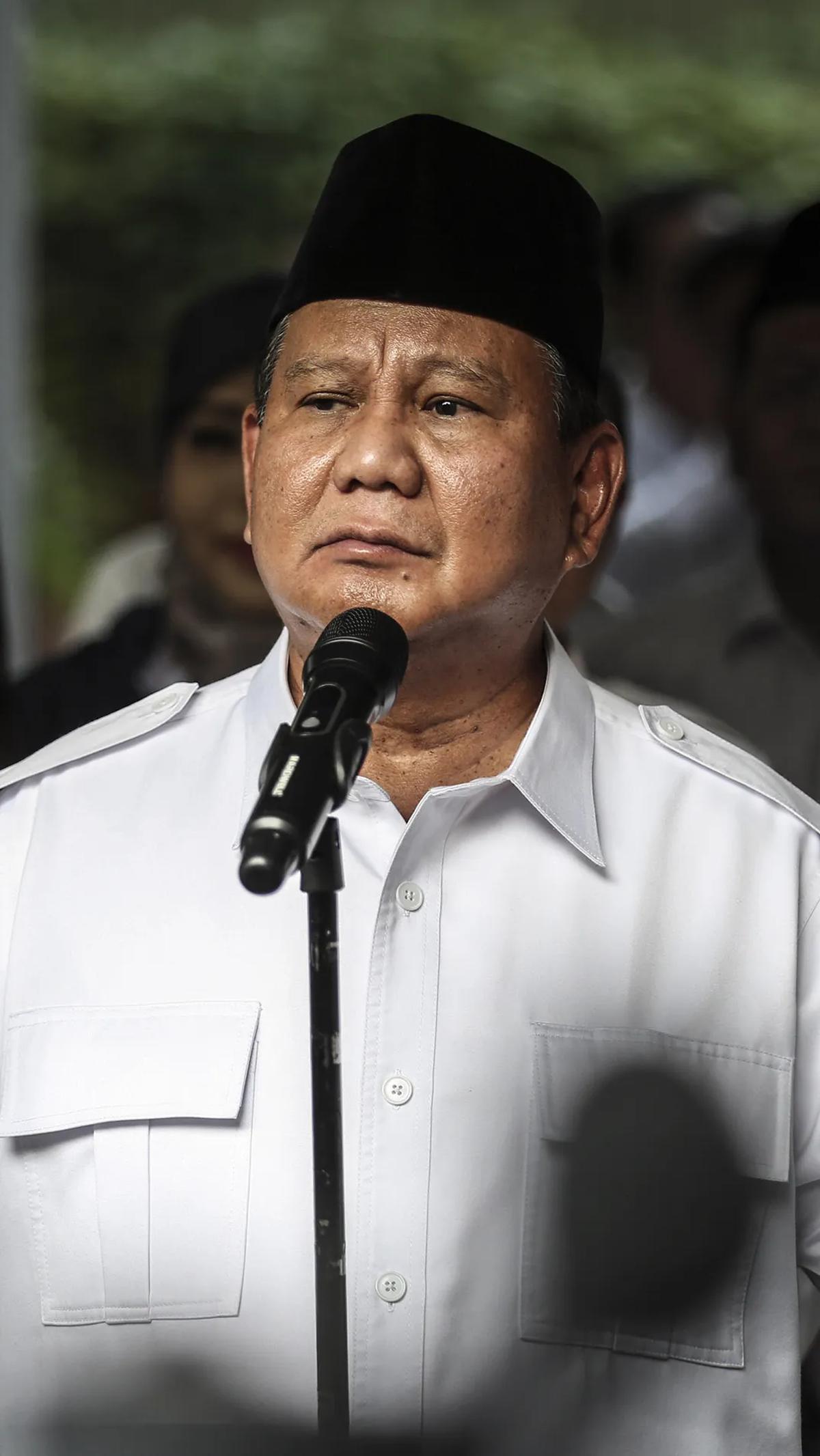 Rosan menyampaikan bahwa sumbangan tersebut merupakan bentuk dukungan langsung dari Prabowo untuk rakyat Palestina.<br>