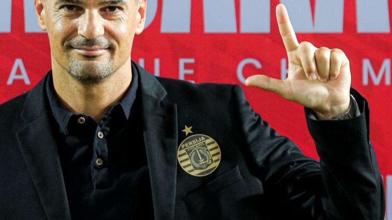 Sebelum melatih Ratchaburi pada 2023-2024, Carlos Pena pernah menjalani tugas melatih di FC Goa di India pada 2022-2023 dan Albacete U-19 di Spanyol pada 2021-2022. Foto: Bola.com / Bagaskara Lazuardi<br>