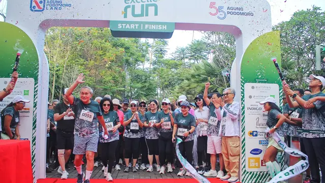 Kegiatan lari santai bersama karyawan dengan jarak 5,5 kilometer dilakukan Agung Podomoro dalam rangka merayakan ulang tahunnya yang ke-55 di kawasan Vimala Hills, Ciawi, Bogor.