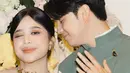Brisia Jodie akhirnya dilamar secara resmi oleh sang kekasih, Jonathan Alden. Prosesi lamaran yang bernuansa Jawa terlihat begitu sederhana namun tetap hangat [@brisiajodie96]