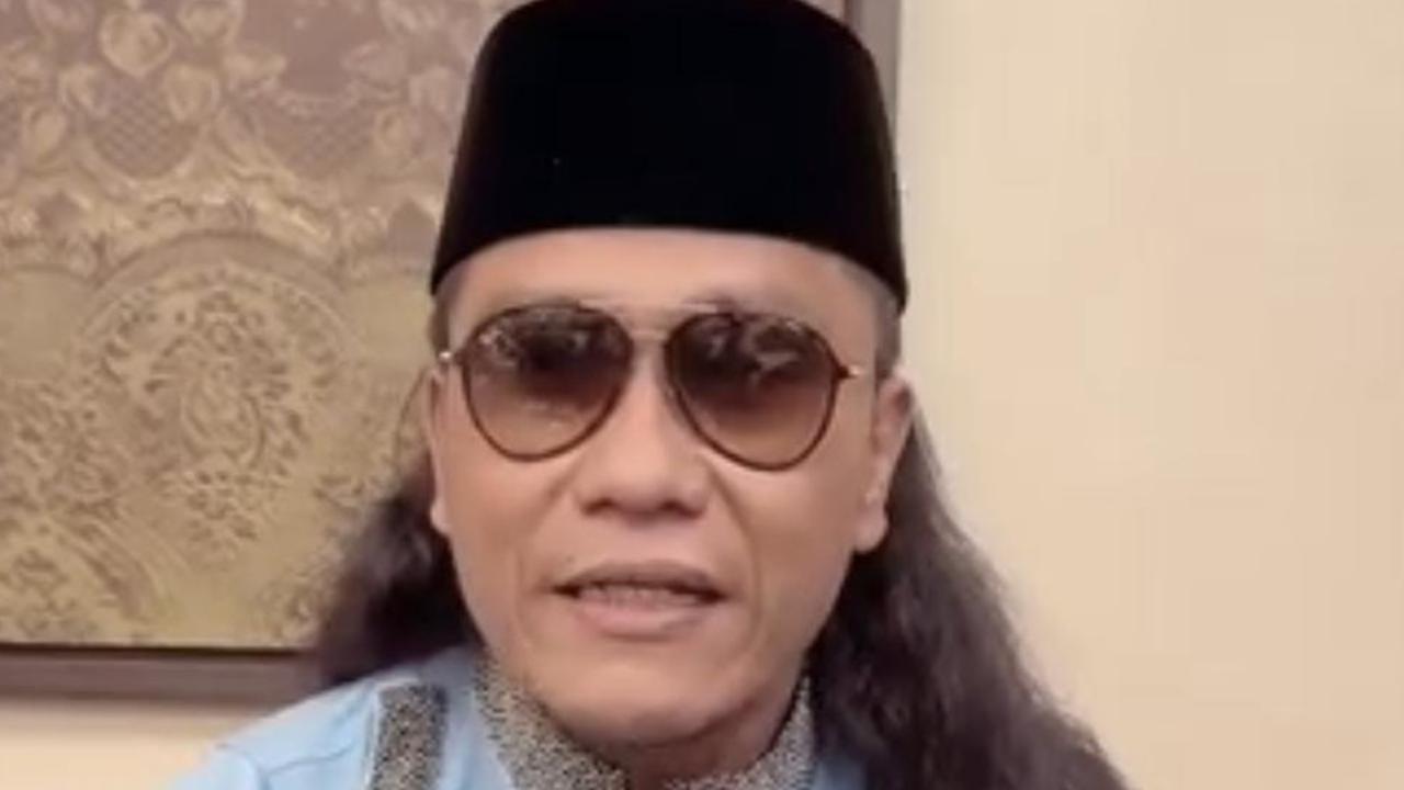 Video Hina Penjual Es Teh Viral, Gus Miftah Unggah Foto Borong Jajanan Pedagang Kaki Lima, Netizen Langsung Sebut Pencitraan