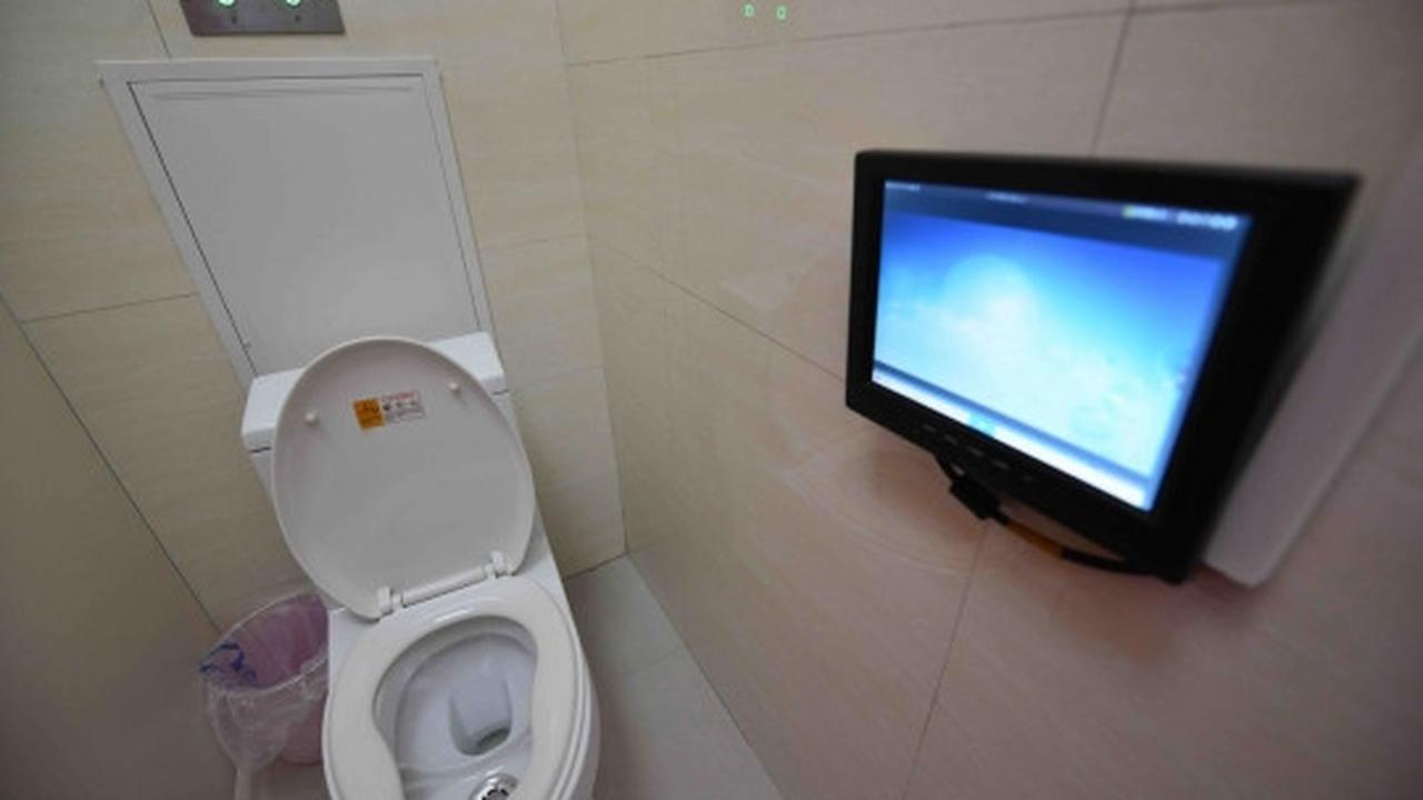 Fasilitas mewah di toilet umum Beijing ini bikin betah BAB