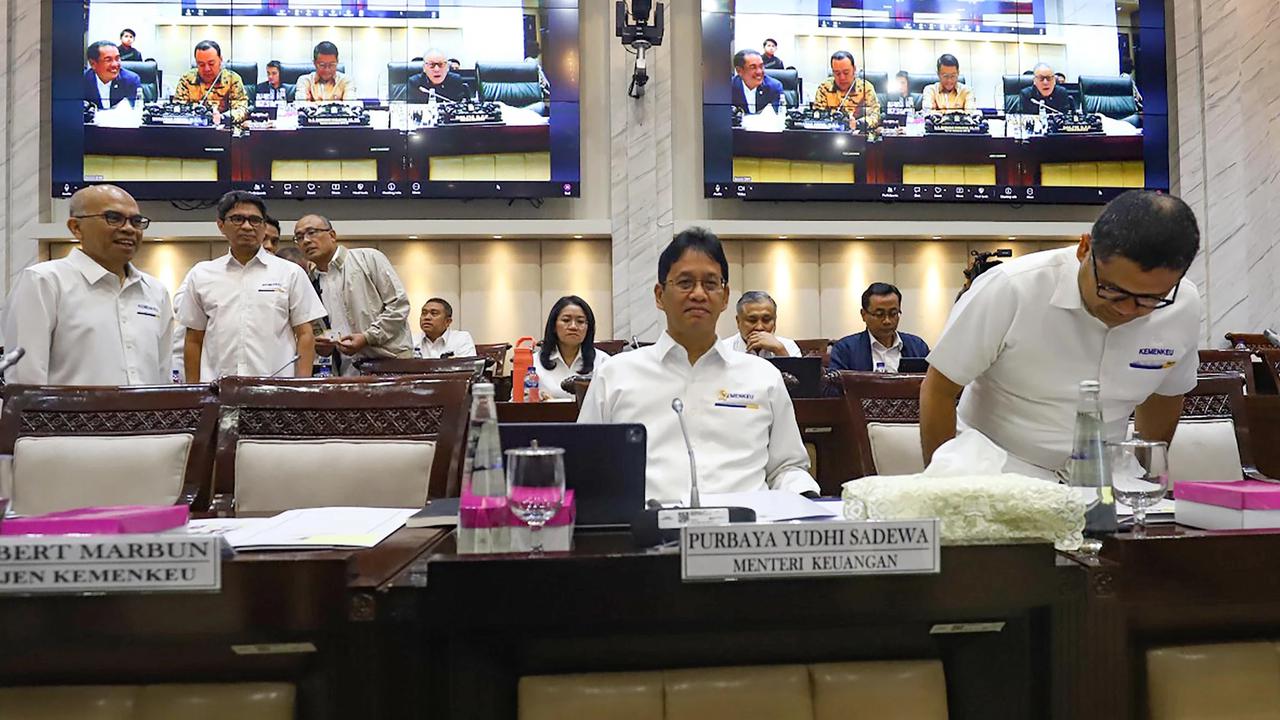 FOTO: Menkeu  Purbaya Pastikan BBM Bersubsidi Tidak Naik Hingga Akhir Tahun
