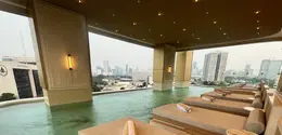 Pilihan staycation di Jakarta semakin menarik dengan hadirnya Jakarta Marriott Hotel Gelora, hotel terbaru yang menawarkan pengalaman menginap berkelas di jantung ibu kota. / Foto: Fimela.com.