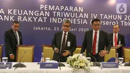 Dirut BRI Sunarso bersama jajaran Direksi disela memberikan paparan Kinerja Keuangan Triwulan IV tahun 2019, Jakarta, Kamis (23/1/2020). Sepanjang tahun 2019 aset BRI tercatat Rp 1.418,95 Triliun, tumbuh 9,41% dibanding aset akhir tahun 2018 sebesar Rp 1.296,90 Triliun. (Liputan6.com/Fery Pradolo)