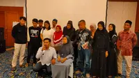 Pihak keluarga terpidana kasus pembunuhan Vina Cirebon merasa terpukul dan kecewa dengan ditolaknya Peninjauan Kembali (PK). (Liputan6.com/ Panji Prayitno)