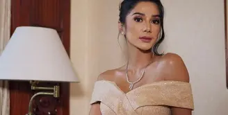 Aktris Fanny Ghassani sukses mencuri perhatian dalam unggahan terbarunya. @fannyghassani.