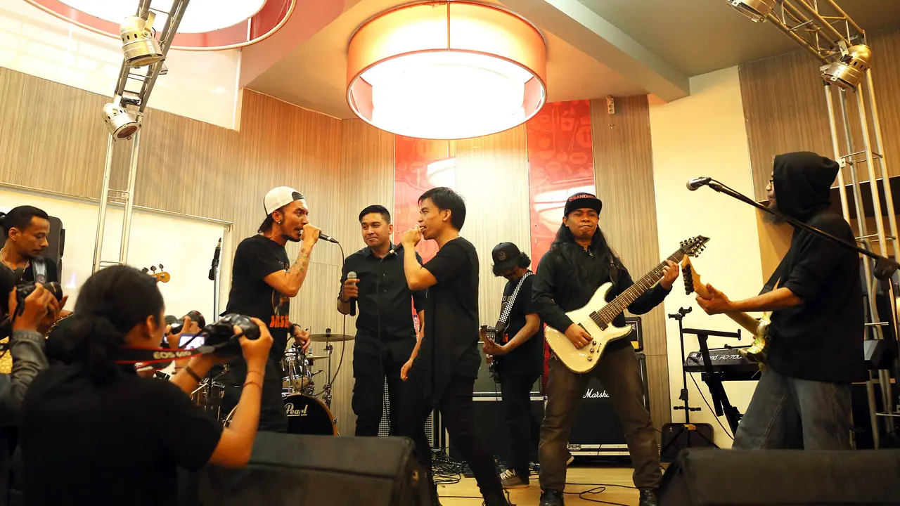 [Bintang] Launching album 3 To Rock 