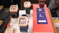 Jam tangan kayu dari Pala Nusantara untuk delegasi G20. (dok. Biro Komunikasi Publik Kemenparekraf)