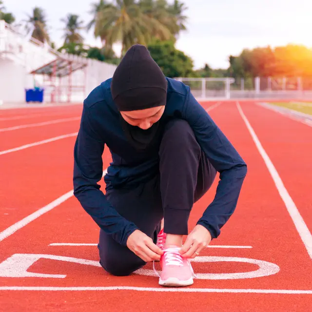 Saat Puasa Lakukan 2 Gerakan Olahraga Ini Untuk Turunkan Berat Badan Lifestyle Fimela Com