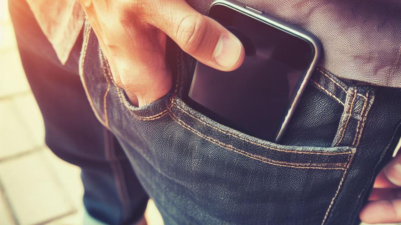 Lantas, siapa saja brand HP buatan Indonesia yang punya pabrik di Semarang?