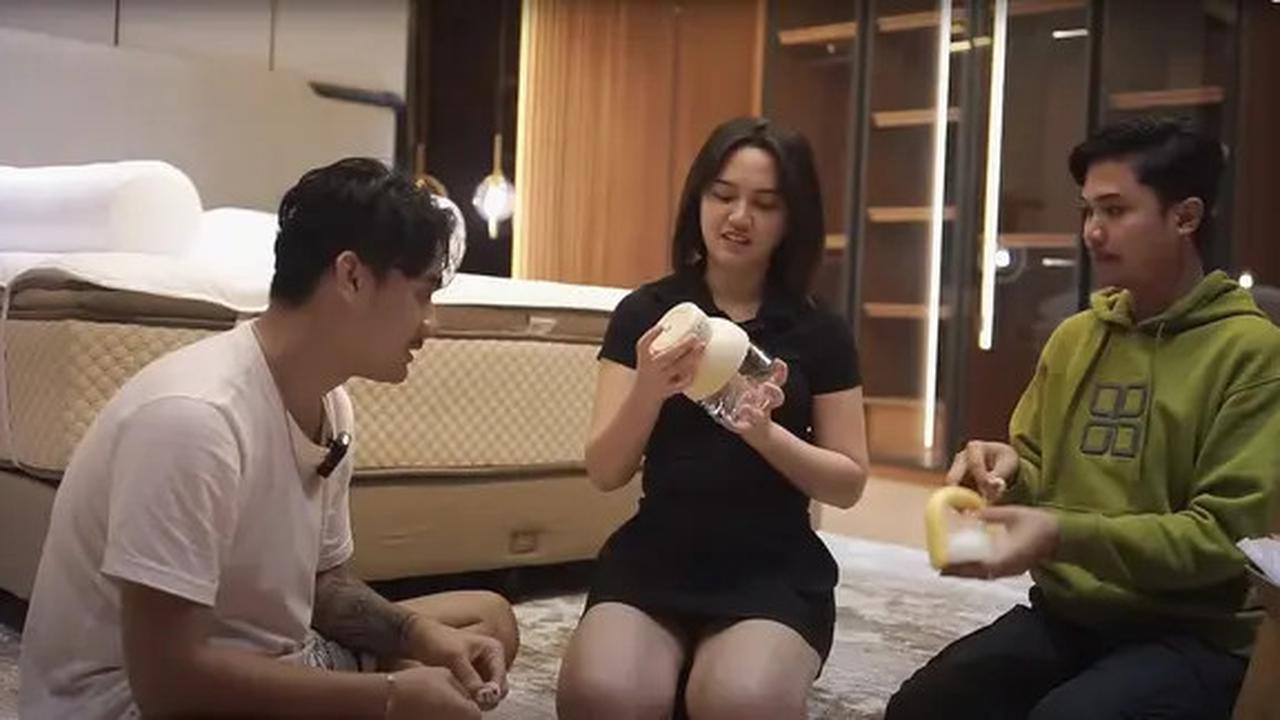 6 Potret Kamar Tidur Happy Asmara dan Gilga Sahid, Elegan dengan Nuansa Kayu
