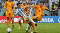 Penyerang Belanda Wout Weghorst mencetak gol kedua timnya ke gawag Argentina pada babak perempat final Piala Dunia 2022 di Lusail Iconic Stadium, Sabtu (10/12/2022) dinihari WIB. Pertandingan antara Belanda kontra Argentina memang berjalan sengit. (AP Photo/Ricardo Mazalan)