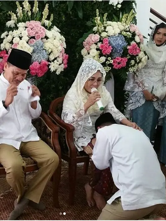 Bukan hal mudah meski terlihat gampang. Hal itu dialami oleh Raditya. Saat menjalani latihan, ia mengaku banyak mengalami kesulitan. Lantaran setiap gerakan memiliki makna. (Instagram/aldosinarta)