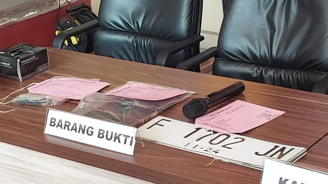 Polisi juga masih mengejar 2 pelaku, yang kini telah ditetapkan sebagai DPO kasus pencirian mobil Caren Delano