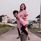 Romantis, Ini 6 Momen Kompak Zoe Abbas Jackson dan Aditya Zoni Pakai Baju Couple (sumber: Instagram.com/real_aditya1)