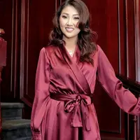 Sarwendah sangat cantik mengenakan kebaya. (Adrian Putra/Fimela.com)