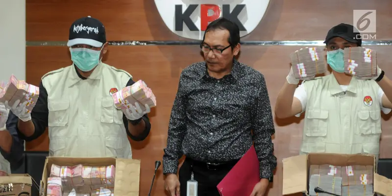 KPK Tunjukkan Uang Rp 2,5 Miliar Hasil OTT Blitar dan Tulungagung