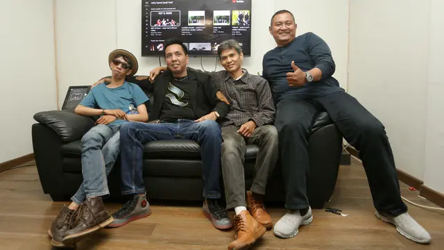 Ref-Q Band (Istimewa)