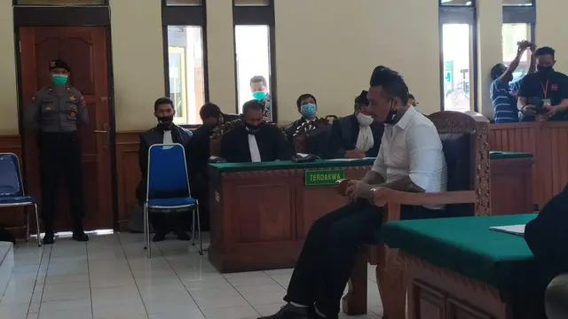 tuntutan jerinx
