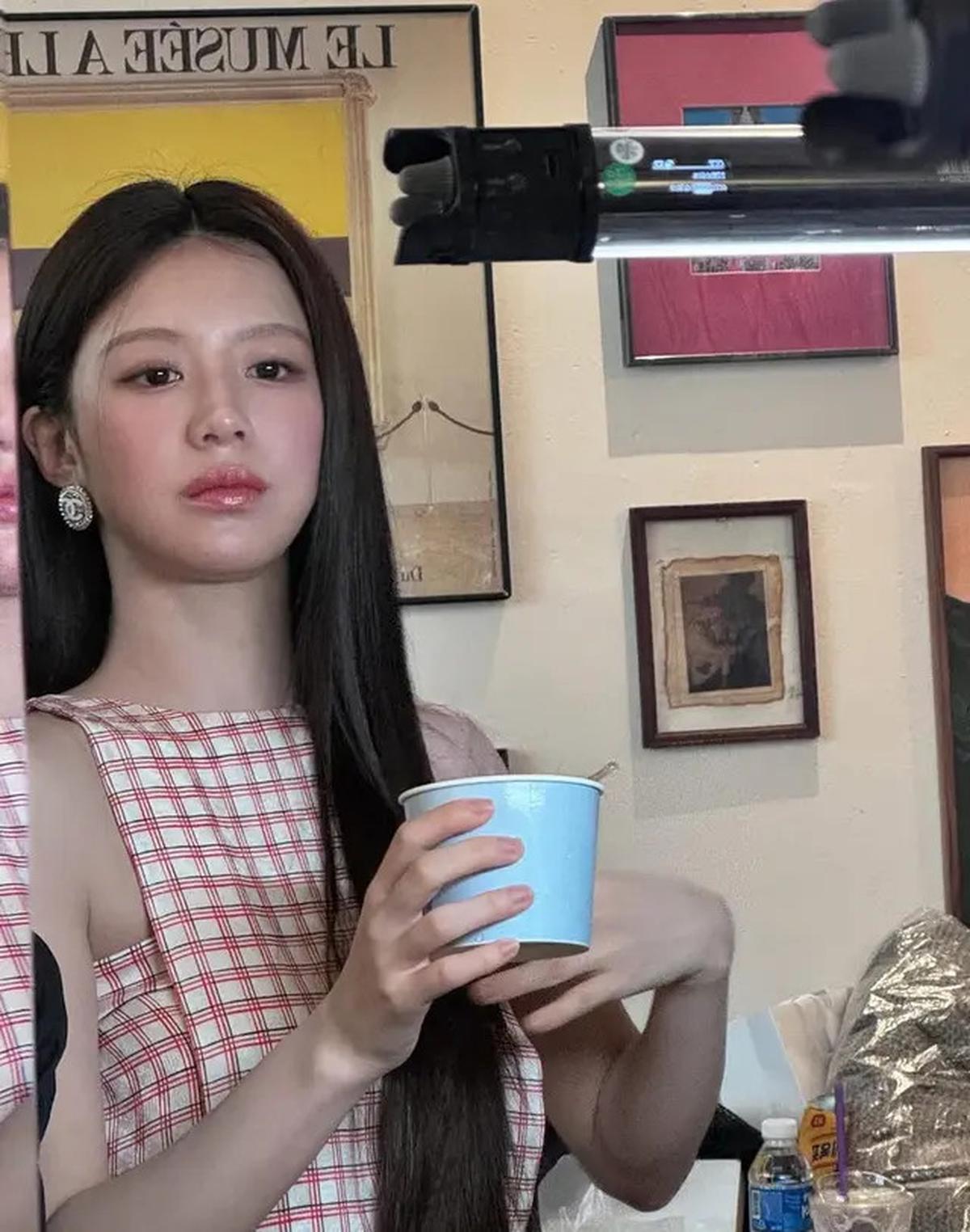 8 OOTD Human Chanel Go Youn Jung Pemeran Oh Yi Young di Drakor Resident Playbook