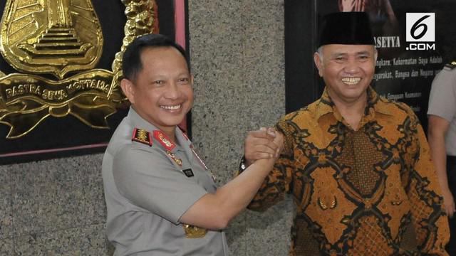 Hubungan KPK dan Polri kembali memanas dipicu oleh pelaporan penyidik senior KPK Novel Baswedan oleh Direktur Penyidikan KPK Brigjen Pol Aris Budiman