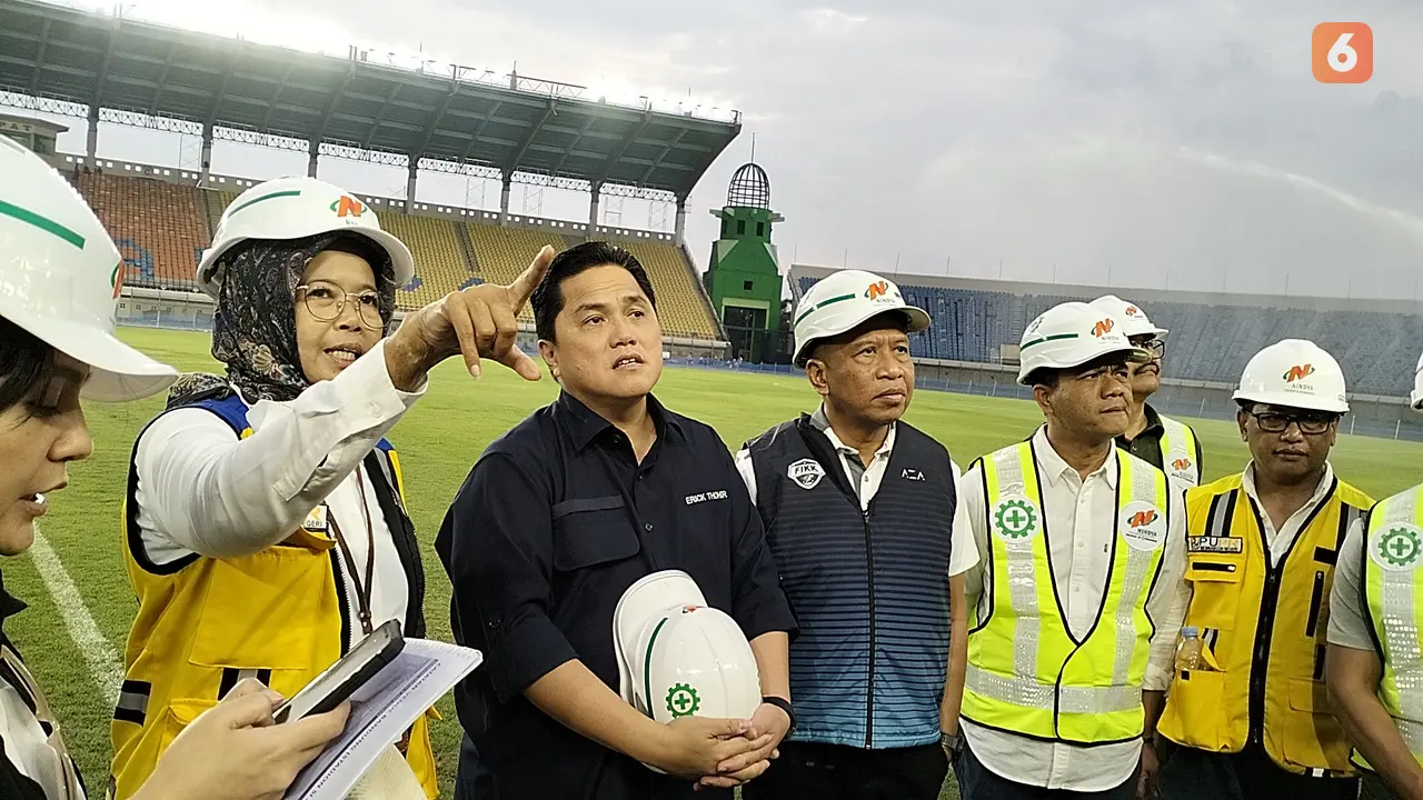 FOTO Erick Thohir Meninjau Stadion Si Jalak Harupat
