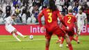 Prancis justru mencetak gol ketiganya ke gawang Belgia pada menit ke-90. Tembakan keras Theo Hernandez dari dalam kotak penalti menaklukkan kiper Belgia, Thibaut Courtis. (LaPresse via AP/Fabio Ferrari)