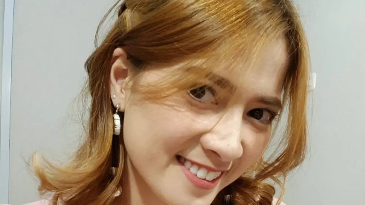Genap 34 Tahun, Ini 6 Potret Transformasi Chika Jessica dari Awal Karier hingga Kini