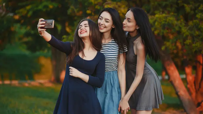 wanita teman tidak cemburu