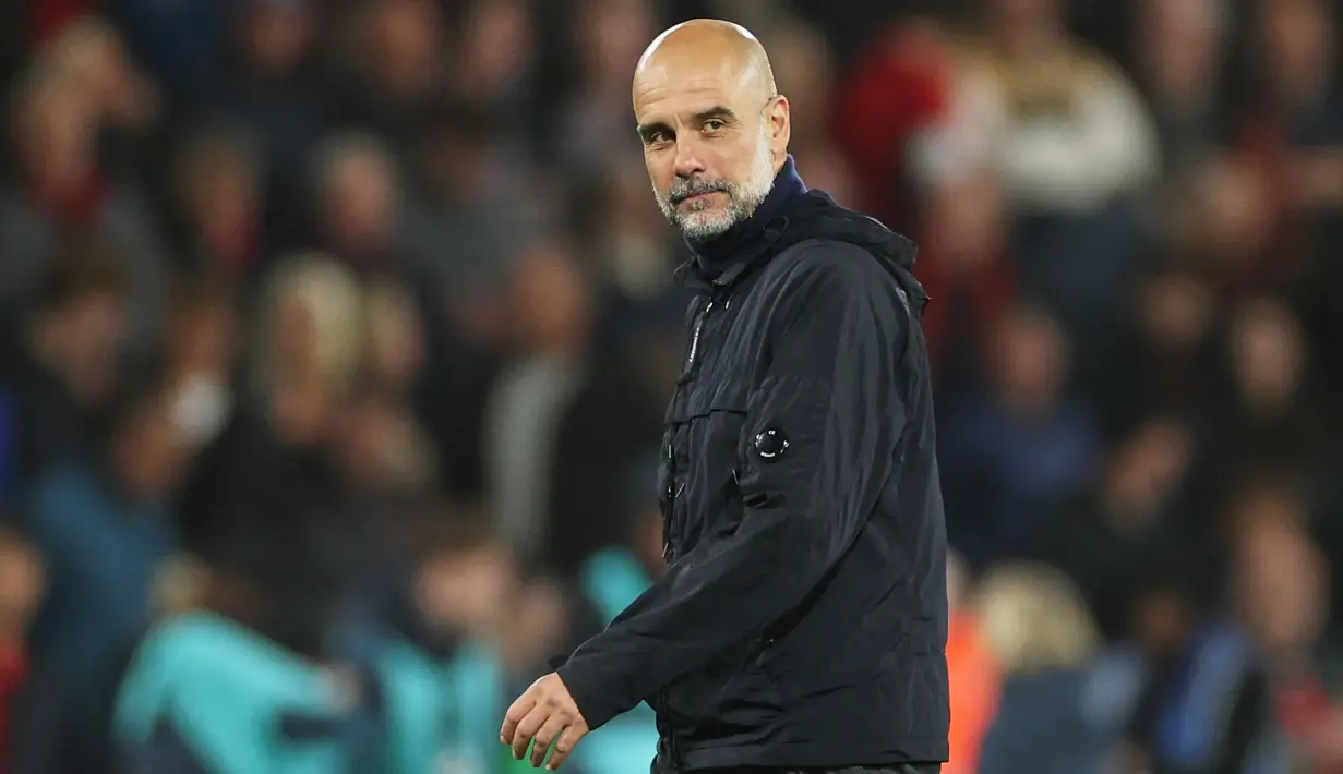 Meskipun begitu, Pep Guardiola telah memberikan dua gelar juara untuk Manchester City pada musim ini dengan trofi FA Cup dan trofi Carabao Cup. (AP Photo/Ian Walton)