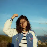 Simak ciri-ciri masa pubertas pada anak perempuan. (pexels.com/Phil Nguyen)