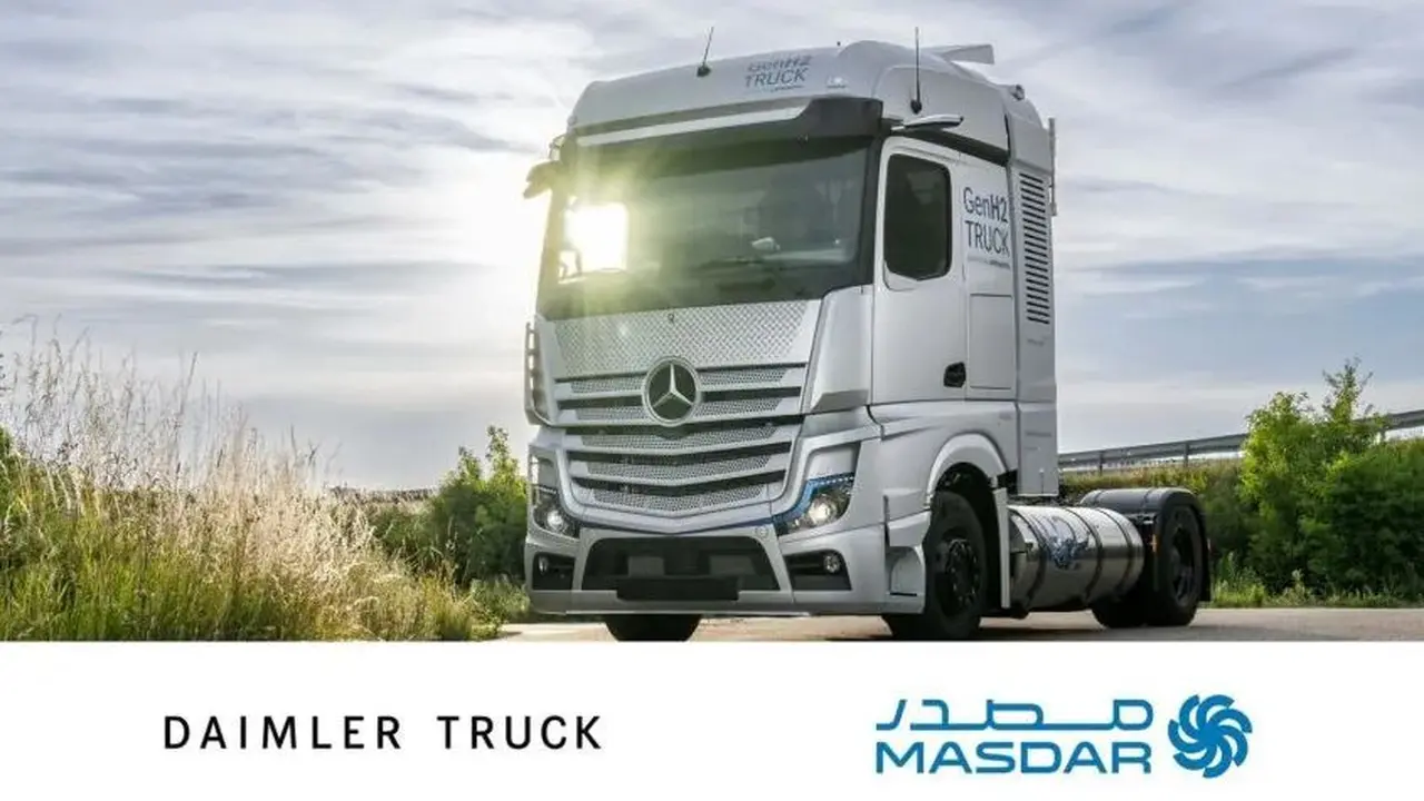 Mercedes-Benz GenH2 Truck