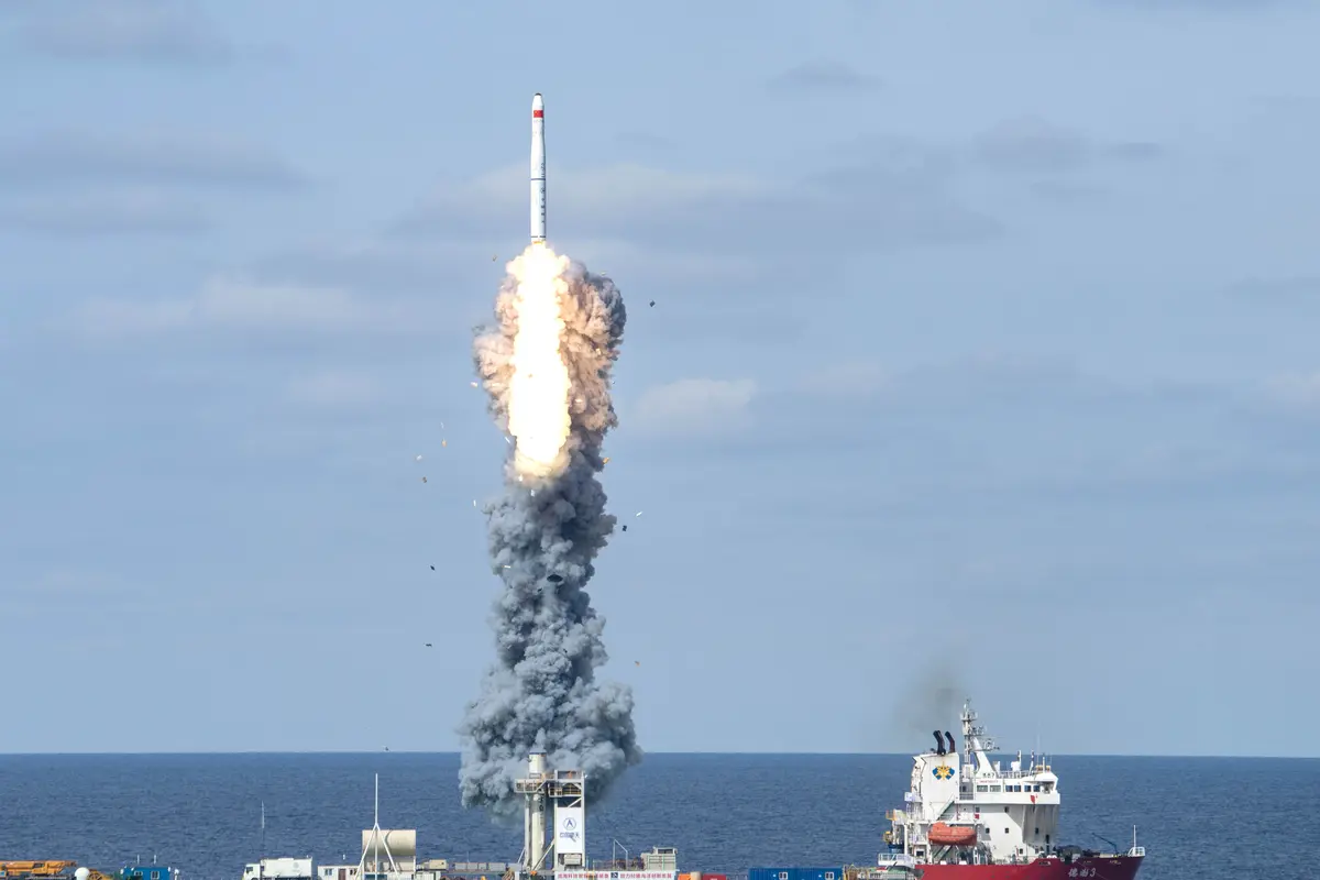 China Kirim 9 Satelit ke Orbit Melalui Peluncuran Laut