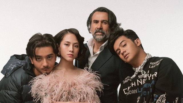 Gaya Pemotretan Adhisty Zara Bareng Bryan Domani dan Kevin Ardilova. (Sumber: Instagram/winstongomez)