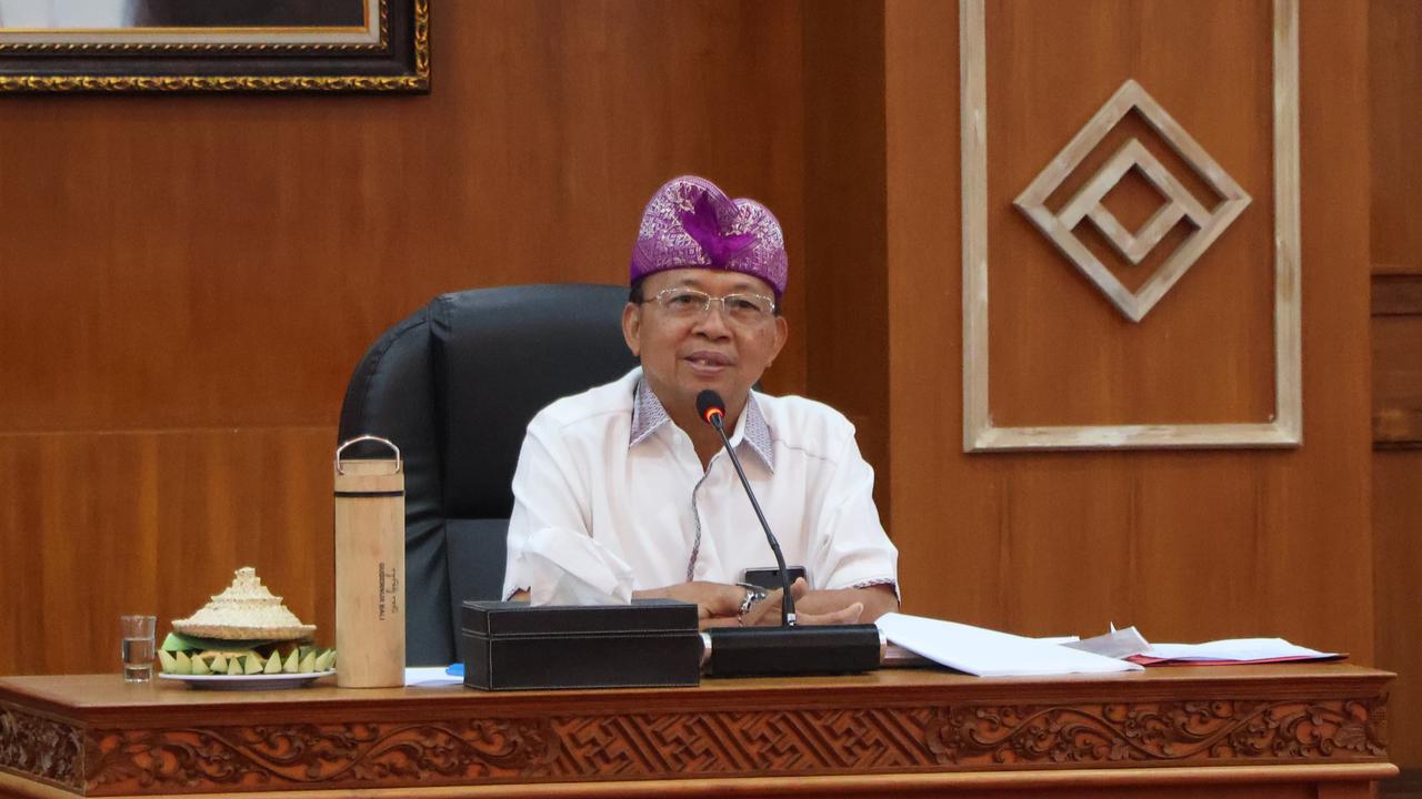 Koster Ancam Cabut Izin Usaha Produsen Air Mineral yang Masih Jual Air di Bawah Satu Liter