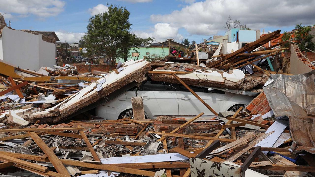 FOTO: Tornado Dahsyat Hantam Brasil Selatan, Enam Tewas dan Ratusan Luka-Luka