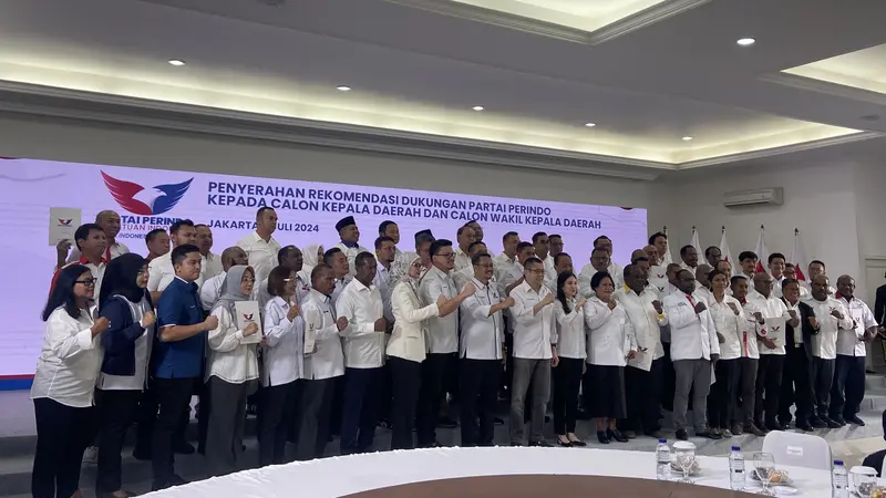 Partai Perindo menyerahkan 37 rekomendasi terhadap bakal calon kepala daerah (bacakada) di seluruh Indonesia untuk Pilkada 2024, Senin (1/7/2024).