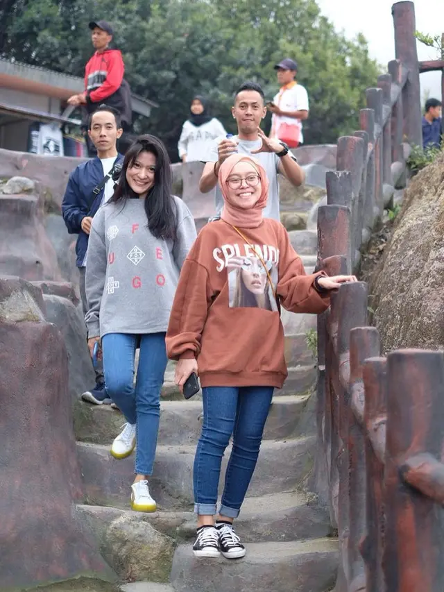 7 Potret Kebersamaan Lesty DA dan Manajernya yang Seperti Kakak Sendiri