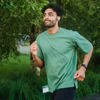 Deretan TWS untuk Jogging yang Ringan dan Praktis, Bikin Kamu Tetap On Beat Saat Lari
