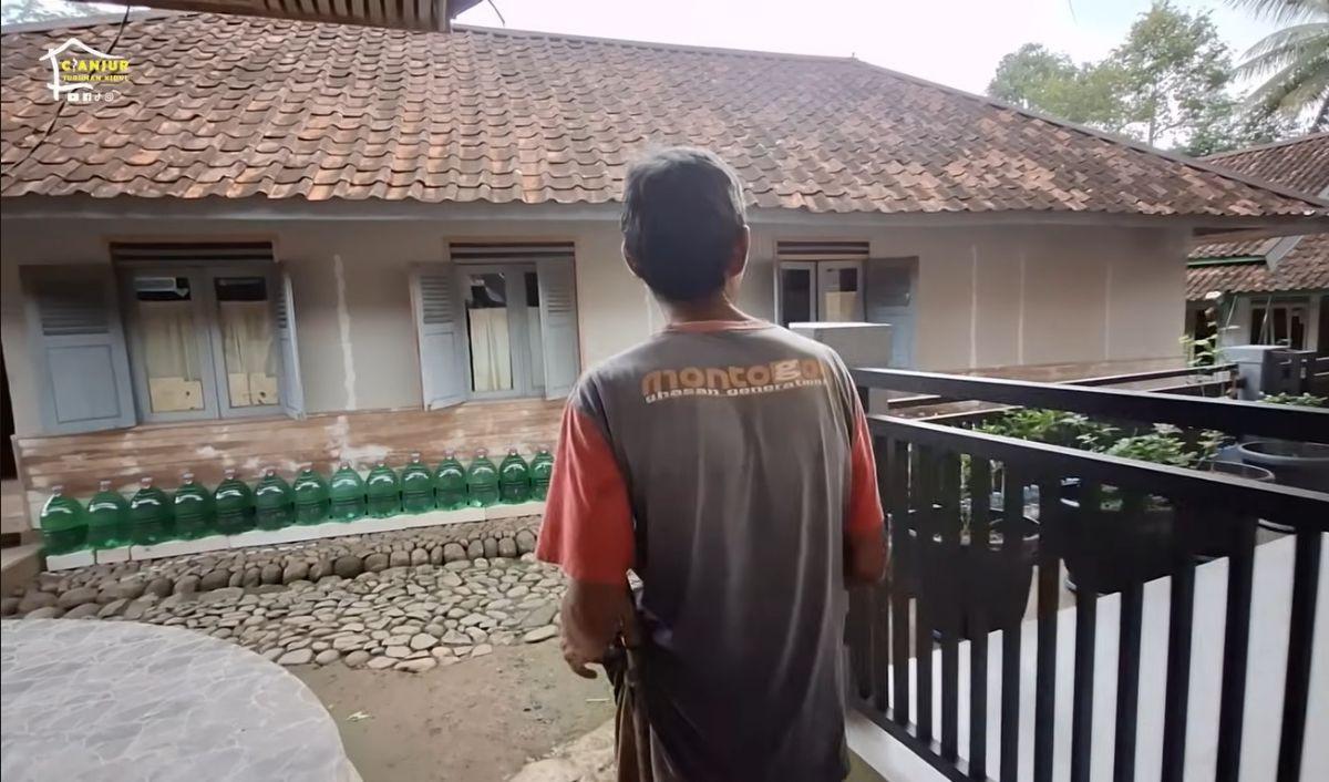 Diisi dengan Air Warna Warni
