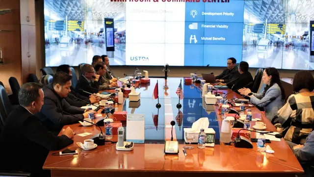 President Director AP II Muhammad Awaluddin beserta jajaran bertemu dengan Senior Country Manager Indo-Pacific Region USTDA Alissa Lee-Barden beserta jajaran dan perwakilan dari US Southeast Asia And Pacific Aviation Cooperation Program (ACP). (Dok APII)