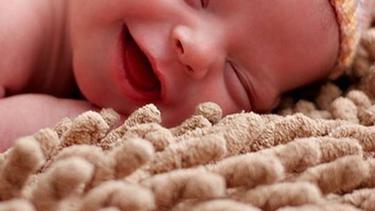 Potret Lucu Dan Menggemaskan Bayi Tidur Tersenyum Lifestyle Fimela Com