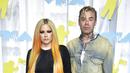 Avril Lavigne dan Mod Sun di MTV VMA 2022. (Foto: Evan Agostini/Invision/AP)