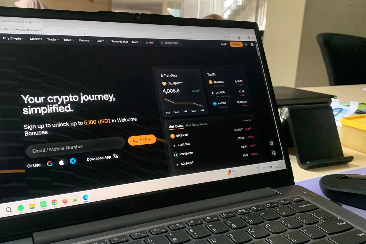 Ilustrasi bursa kripto Bybit. (Liputan6.com/Deon)