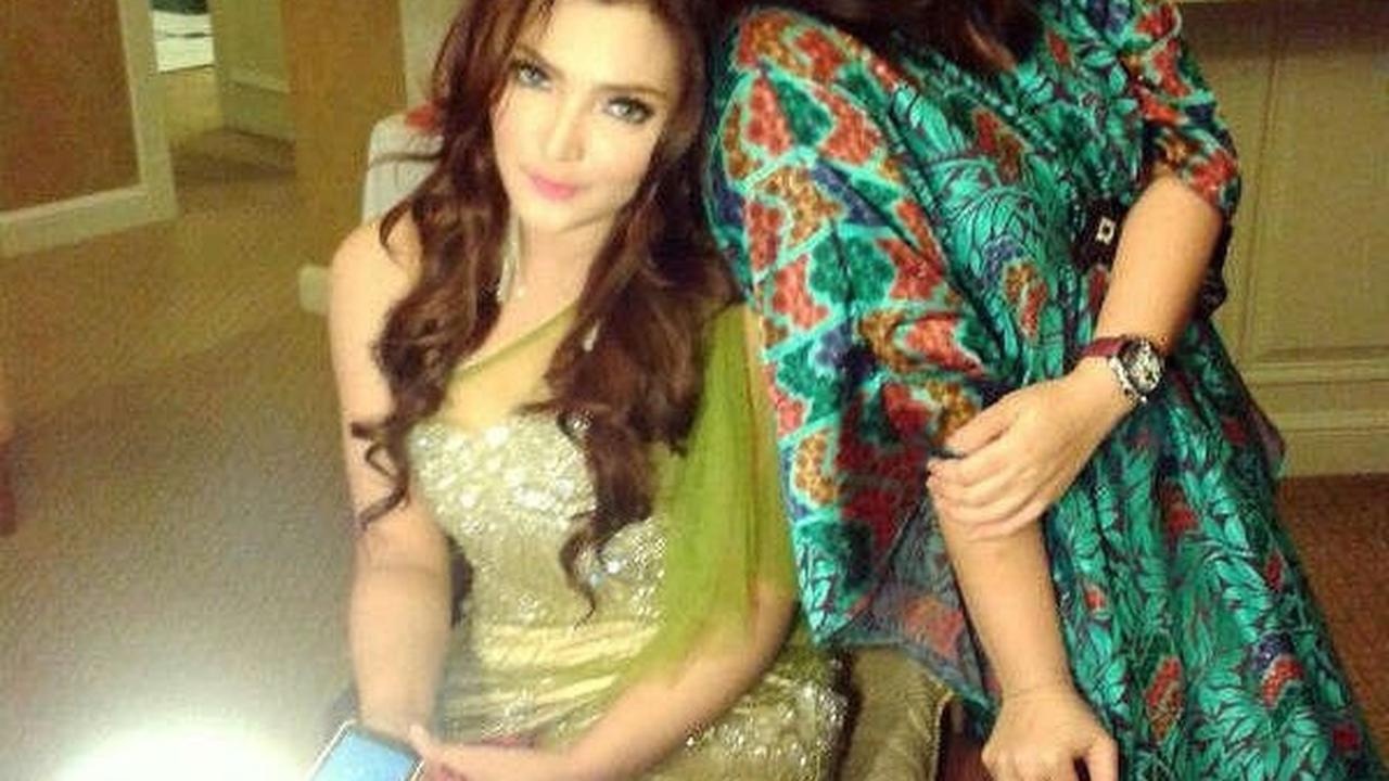 7 Potret Ashanty Rayakan Ultah Kakak Perempuannya, Penuh Kehangatan Bersama Keluarga - Unggah Foto Lawas